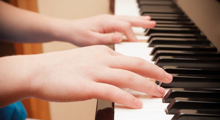 10 Best Apps Help You Learn To Play Piano