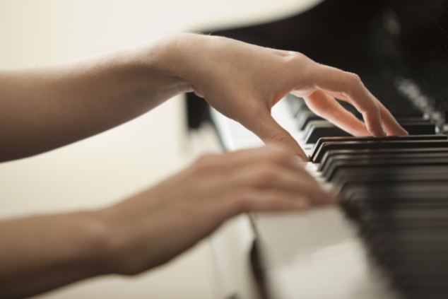 8 Easy Piano Finger Exercises for Beginners