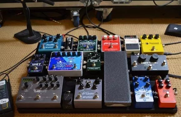10 Must-Have Guitar Effect Pedals for Every Guitarist