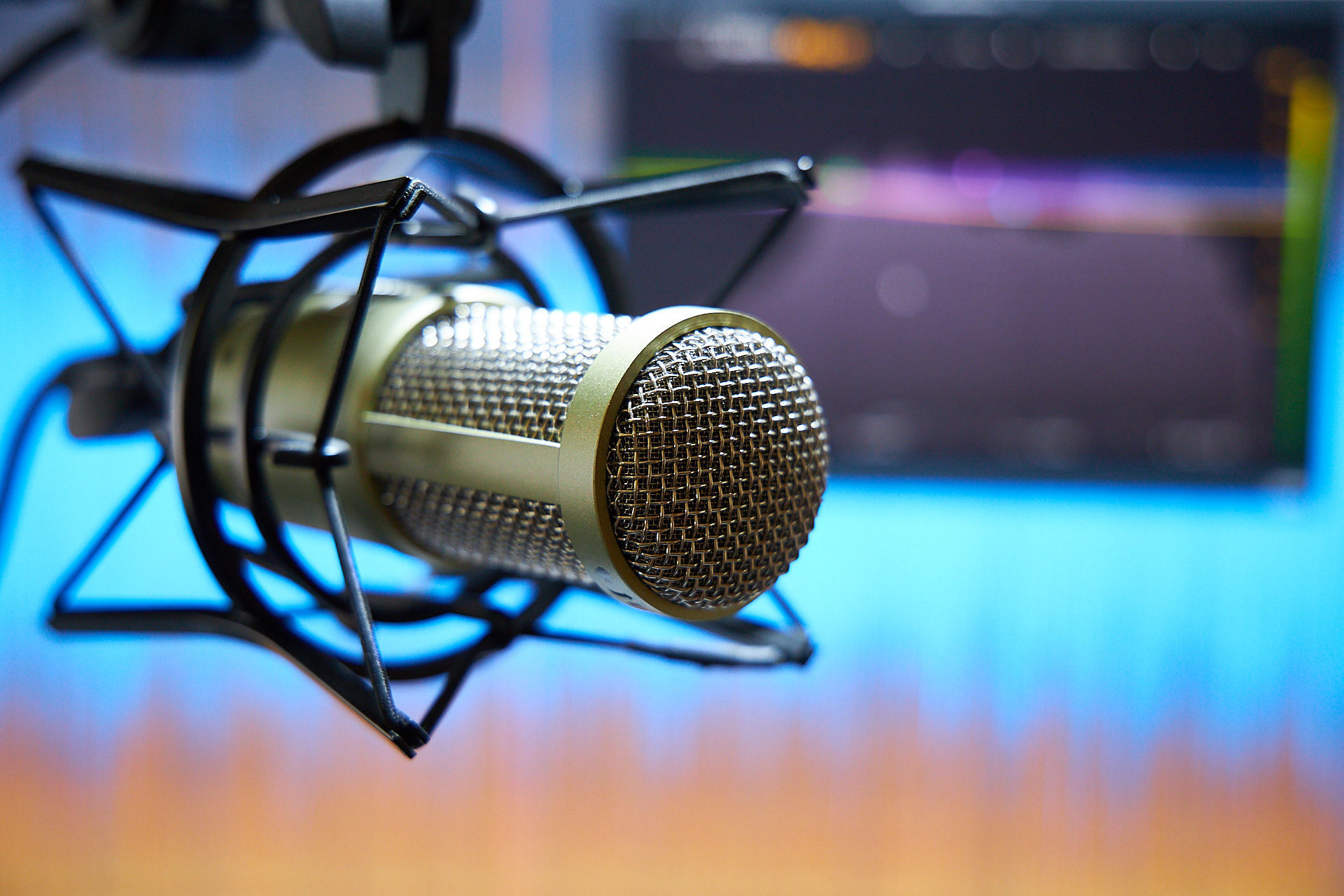 12 Best Podcast Microphones For Every Budget in 2024